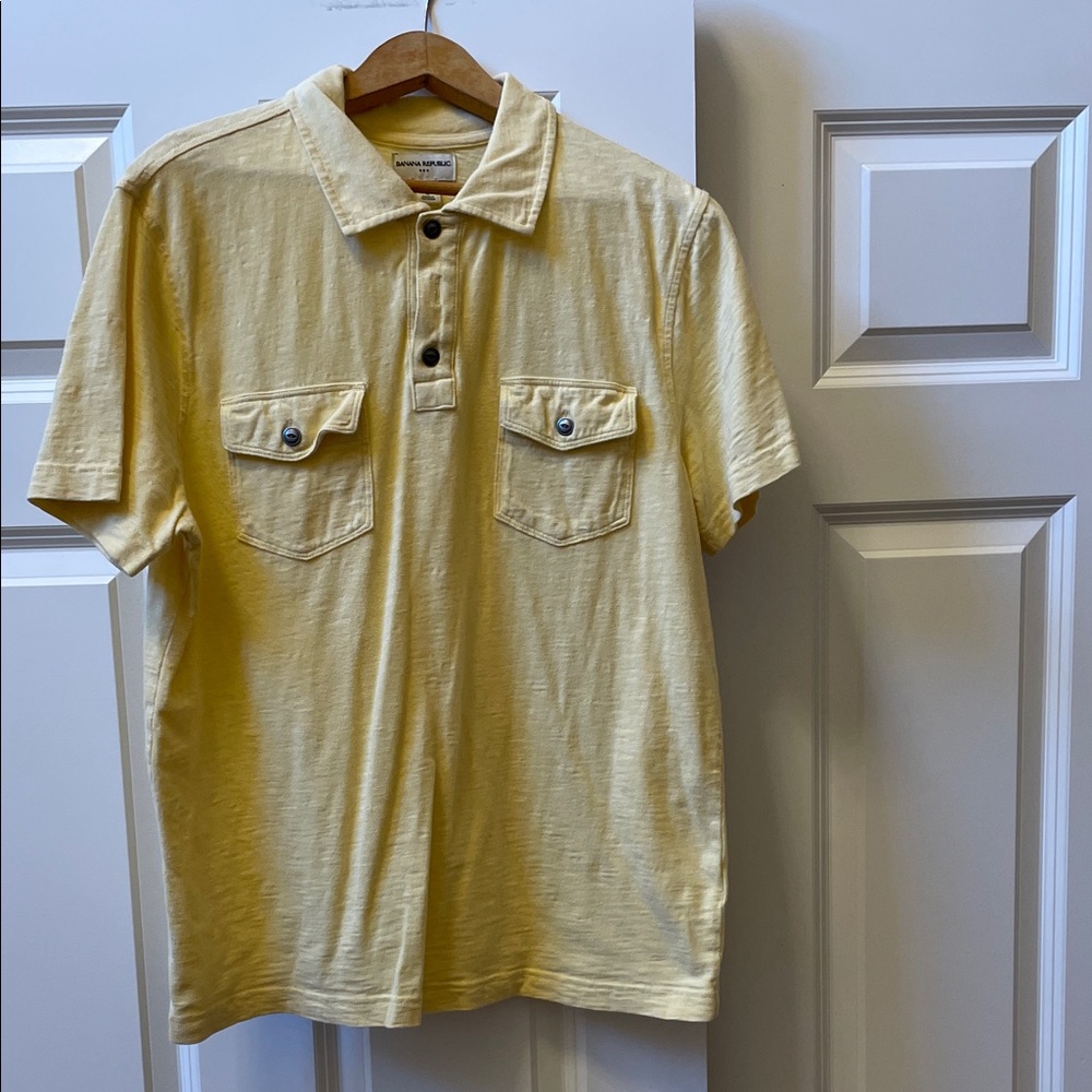 Banana Republic Light Yellow Casual Button Down Shirt